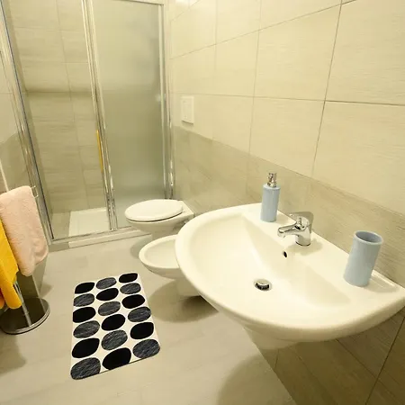Sleeps 10 Pool Wifi * 로사 마리나